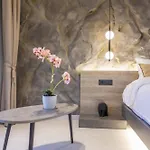 Polyzos Luxury Meteora #3 - Adults Friendly アパート カランバカ